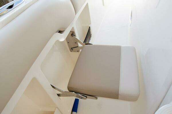 Boston Whaler 380 Outrage Yacht For Sale