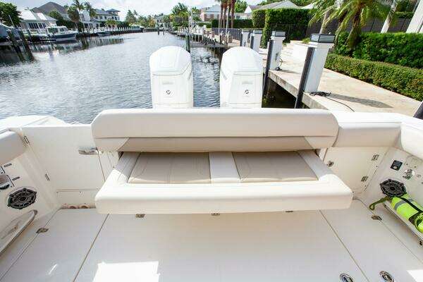 2023 Boston Whaler 38
