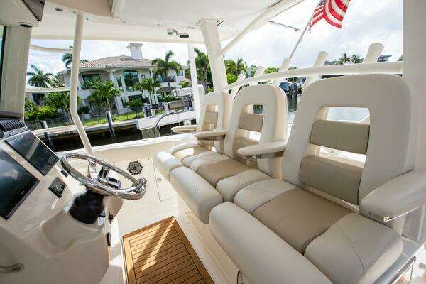 Boston Whaler 380 Outrage Yacht For Sale
