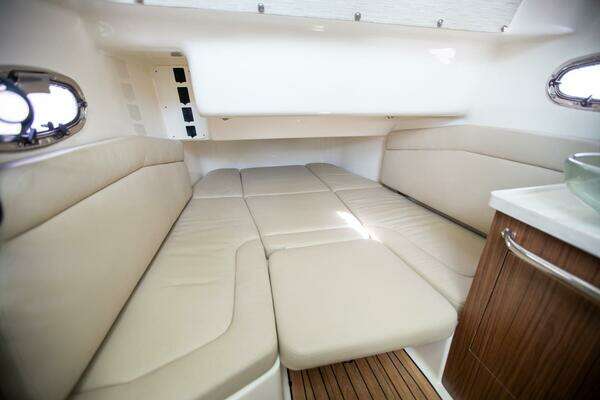 Boston Whaler 380 Outrage Yacht For Sale