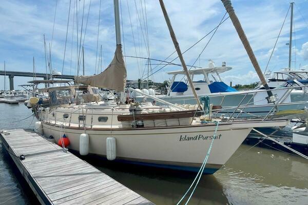 Island Pursuit 40ft Island Packet Yacht For Sale