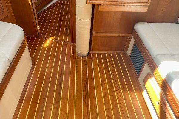 Island Pursuit 40ft Island Packet Yacht For Sale