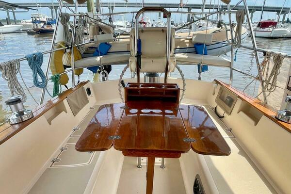 Island Pursuit 40ft Island Packet Yacht For Sale