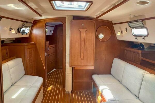 Island Pursuit 40ft Island Packet Yacht For Sale