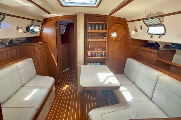 Island Pursuit 40ft Island Packet Yacht For Sale