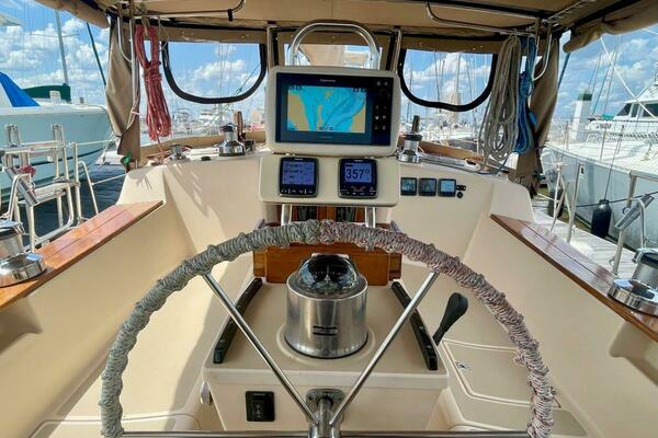 Island Pursuit 40ft Island Packet Yacht For Sale
