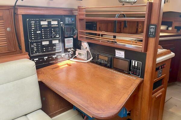 Island Pursuit 40ft Island Packet Yacht For Sale