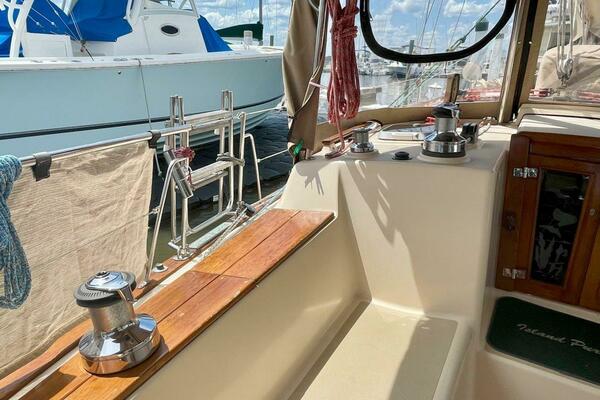 Island Pursuit 40ft Island Packet Yacht For Sale