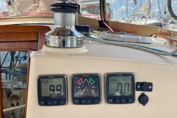 Island Pursuit 40ft Island Packet Yacht For Sale