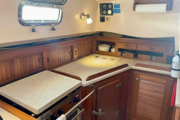Island Pursuit 40ft Island Packet Yacht For Sale