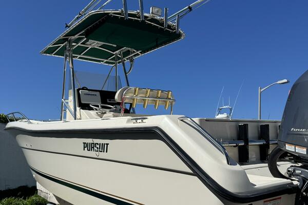 24ft Pursuit Yacht For Sale