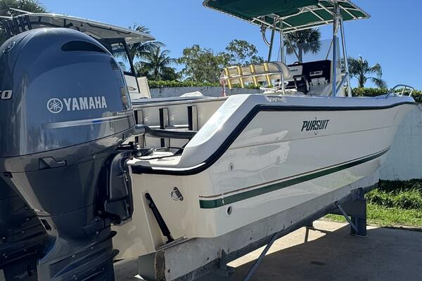 24ft Pursuit Yacht For Sale