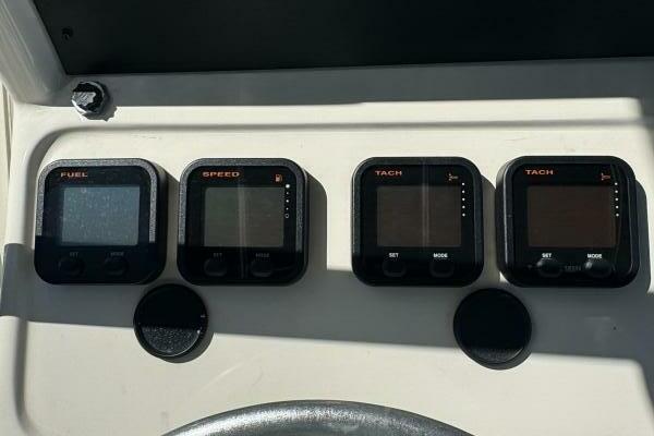 24ft Pursuit Yacht For Sale