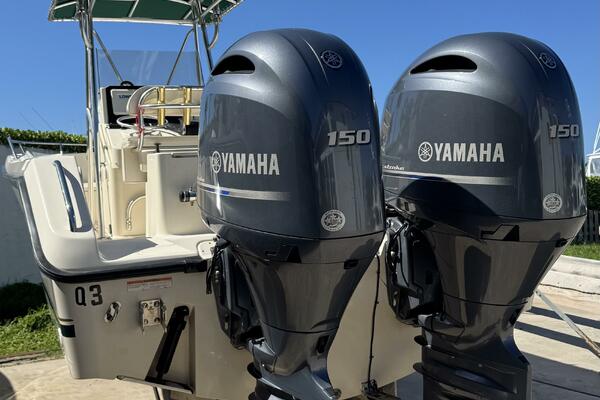 24ft Pursuit Yacht For Sale