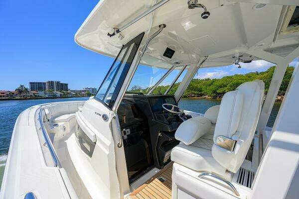 Pursuit S378 Sport Yacht For Sale