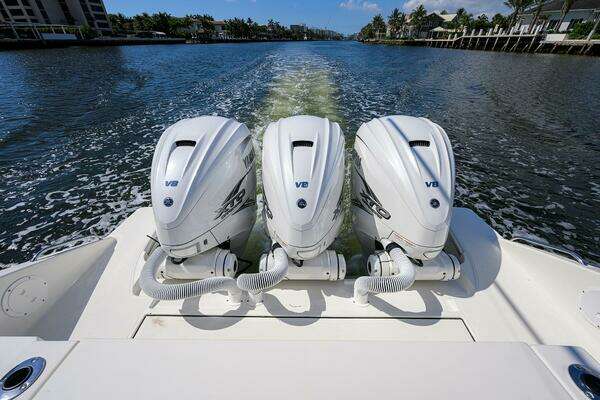 Pursuit S378 Sport Yacht For Sale