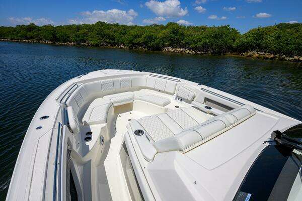 Pursuit S378 Sport Yacht For Sale
