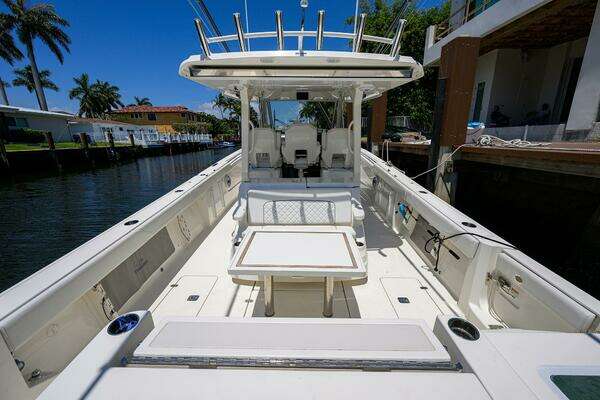 Pursuit S378 Sport Yacht For Sale