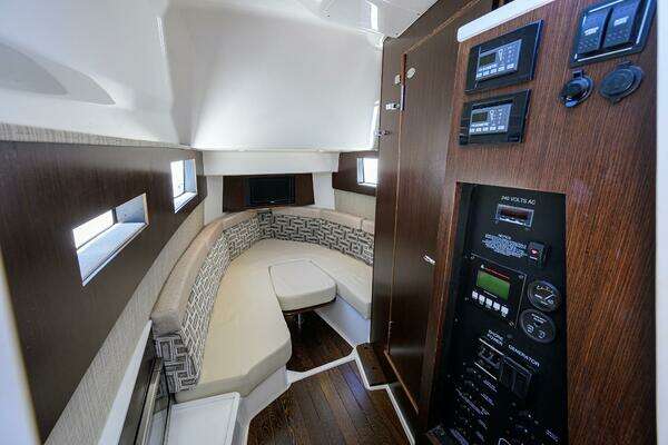 Pursuit S378 Sport Yacht For Sale