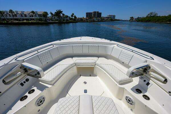 Pursuit S378 Sport Yacht For Sale
