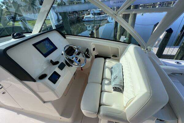 Grady-White Freedom 325 Yacht For Sale