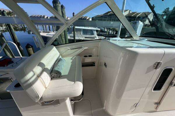Grady-White Freedom 325 Yacht For Sale