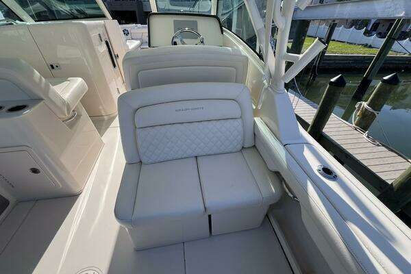 Grady-White Freedom 325 Yacht For Sale