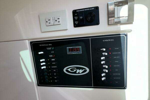Grady-White Freedom 325 Yacht For Sale