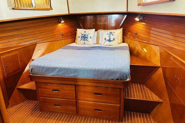 Grand Banks 46 Europa Yacht For Sale