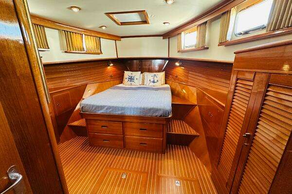 Grand Banks 46 Europa Yacht For Sale