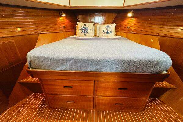 Grand Banks 46 Europa Yacht For Sale