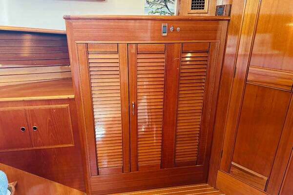 Grand Banks 46 Europa Yacht For Sale