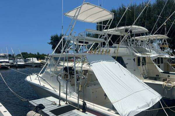 Photo of the 1997 Pursuit 3000 Offshore Express "Primo"