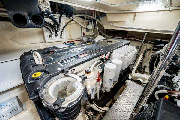 Marquis 500 Sport Coupe Yacht For Sale