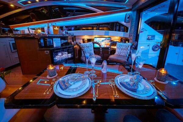 Marquis 500 Sport Coupe Yacht For Sale