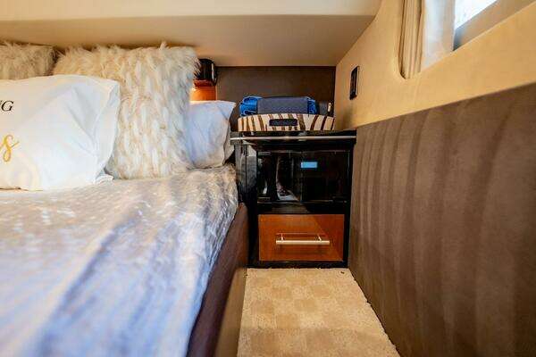 Marquis 500 Sport Coupe Yacht For Sale