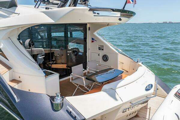 Marquis 500 Sport Coupe Yacht For Sale