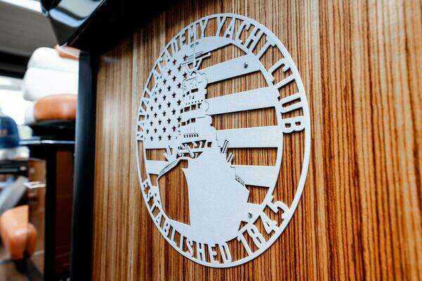 Marquis 500 Sport Coupe Yacht For Sale