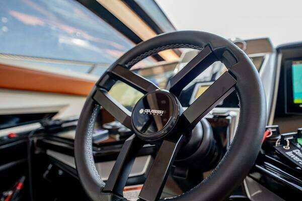 Marquis 500 Sport Coupe Yacht For Sale