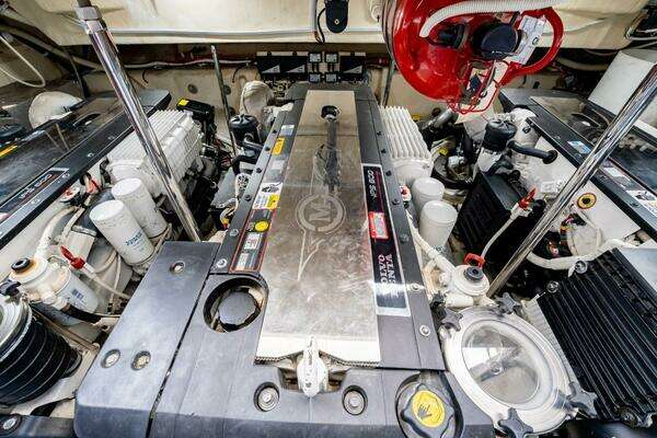 Marquis 500 Sport Coupe Yacht For Sale