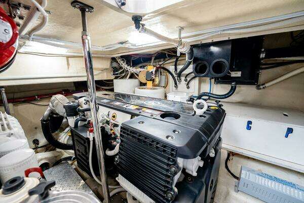 Marquis 500 Sport Coupe Yacht For Sale