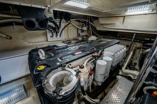 Marquis 500 Sport Coupe Yacht For Sale