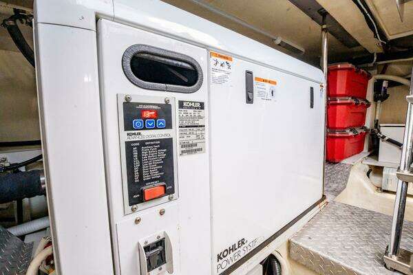 Marquis 500 Sport Coupe Yacht For Sale