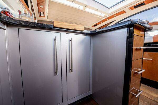 Marquis 500 Sport Coupe Yacht For Sale