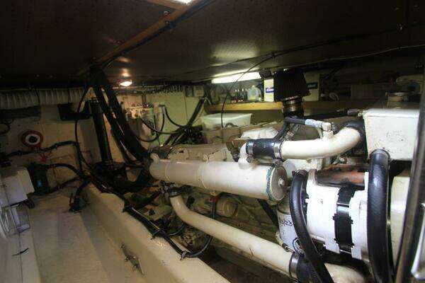 Willard Flybridge Sedan Trawler Yacht For Sale