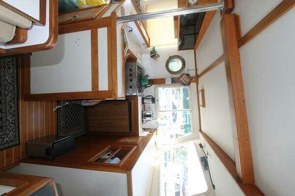 Willard Flybridge Sedan Trawler Yacht For Sale