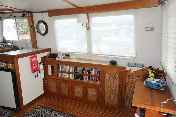 Willard Flybridge Sedan Trawler Yacht For Sale