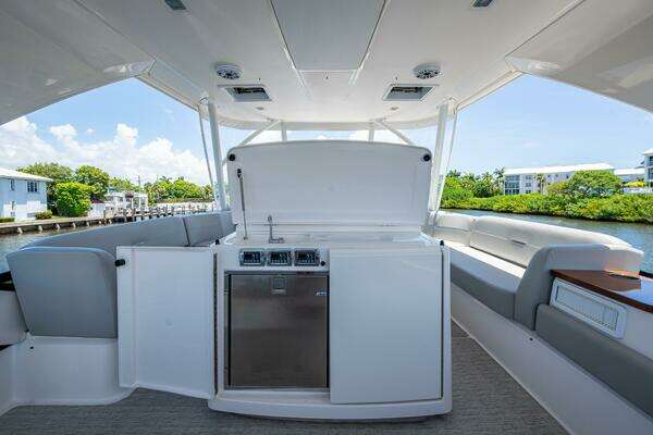 Tiara Yachts  Yacht For Sale