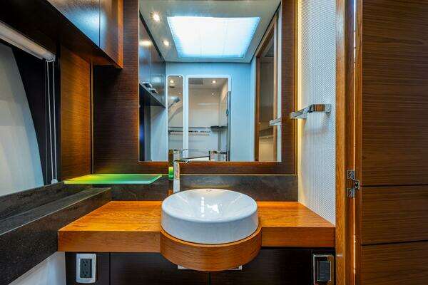 Tiara Yachts  Yacht For Sale