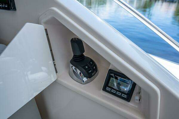 Tiara Yachts  Yacht For Sale